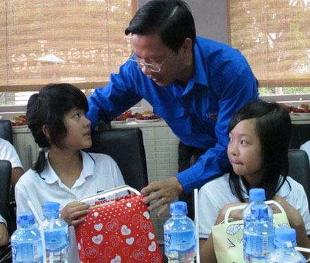 Gặp mặt học sinh, sinh viên trong dự  án “Ươm mầm tài năng”