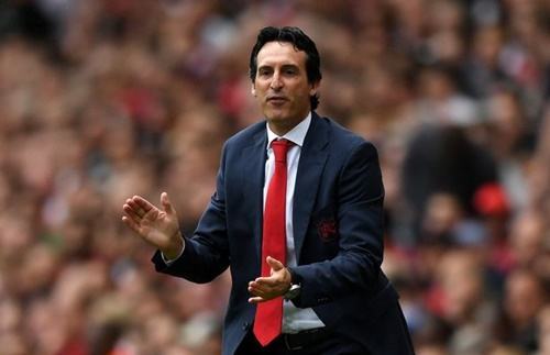 Gary Neville: Emery cần hai năm để xây dựng Arsenal