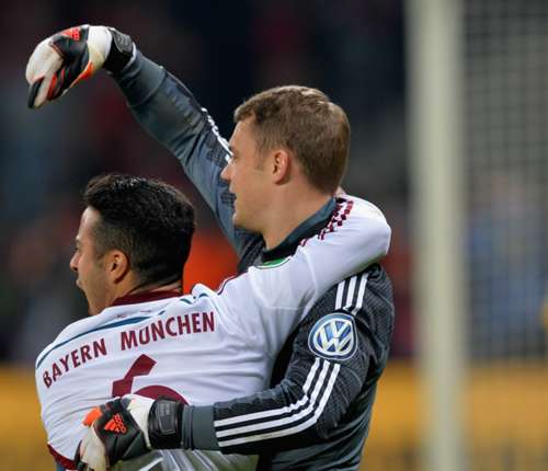 Gây sốc, Neuer trả băng thủ quân Bayern