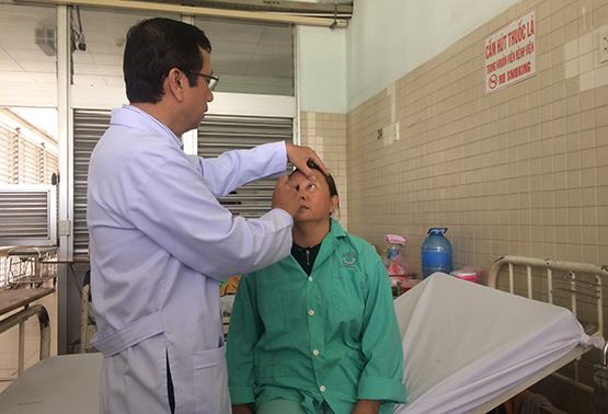 Ghép giác mạc thành công cho 2 bệnh nhân từ người cho tim ngừng đập