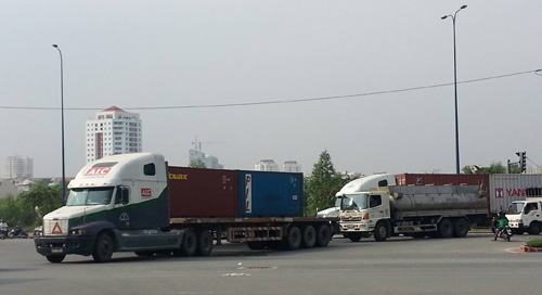 Giá cước vận tải “nhấp nhổm” tăng