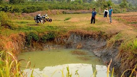 Gia Lai: Ba bé gái chết đuối thương tâm dưới hồ tưới cà phê