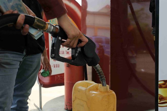 Xăng tăng gần 3.500 đồng/lít trong 1 tháng qua /// Độc Lập