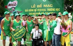 Giải bóng rổ Festival trường học TP.HCM: Q.11 thắng lớn