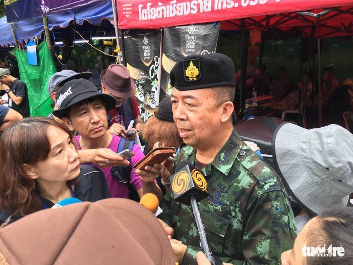 Giải cứu xuyên đêm, thành viên cứu hộ Thái Lan thiệt mạng - Ảnh 3.