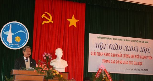 Đại biểu tham luận