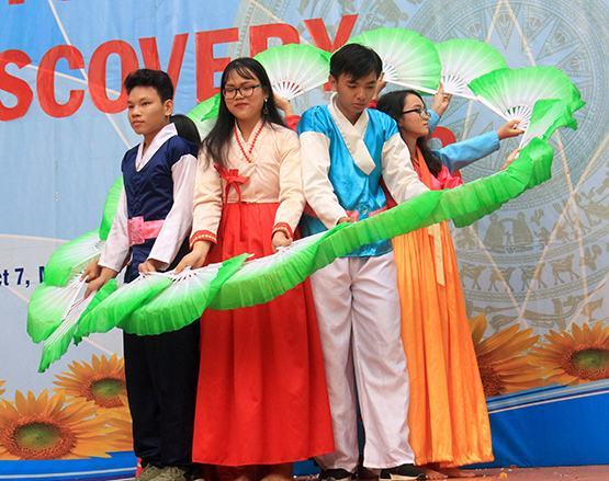 Học sinh thi khám phá văn hóa các nước trên thế giới