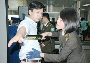 Giám sát an ninh hàng không