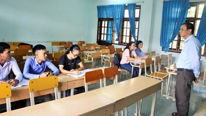 Những tiết học của Khoa Tự nhiên Trường CĐ Sư phạm tỉnh Quảng Trị chỉ có vài sinh viên. Hiện địa phương đã có những phương án sáp nhập trường này /// Ảnh: Nguyễn Phúc