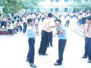 Giảng dạy học sinh chưa ngoan: Bài 1: Giáo viên “đánh vật” với học sinh… quậy