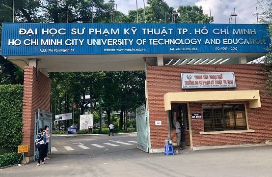 Giảng viên đuổi sinh viên khỏi lớp học trực tuyến đã nhận lỗi