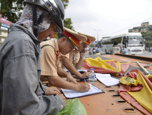 Xử lý 17.000 trường hợp vi phạm trong tuần cao điểm
