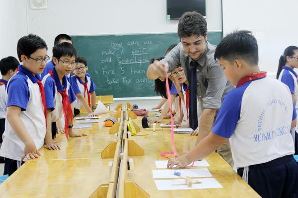 Giáo viên bản ngữ phải có đầy đủ văn bằng, chứng chỉ