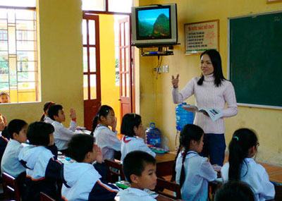 Giáo viên có sống được bằng lương?