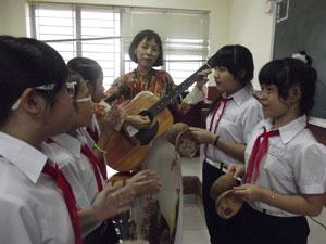 Giáo viên đoạt giải Võ Trường Toản 2013: Âm nhạc kết nối yêu thương