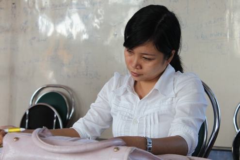 Giáo viên dùng chổi đánh học sinh bị khiển trách