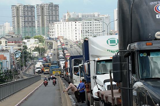 Giải quyết vấn nạn giao thông tại TP.HCM: Khó nhất là nguồn lực