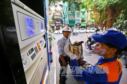 Giá xăng tiếp tục giữ ổn định, giá dầu tăng nhẹ