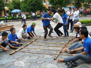 Giới trẻ Việt có “mất bản sắc”?