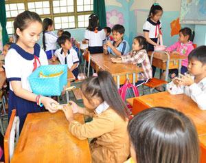 Giúp bạn nghèo vui Tết