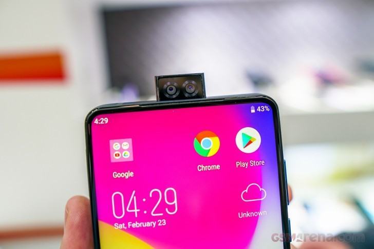 Smartphone cục gạch có pin gấp gần 7 lần iPhone XS