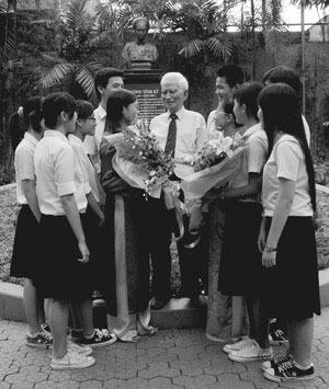 GS.NGND Trần Thanh Đạm: GS.NGND Hoàng Như Mai – Người của giáo dục và nghệ thuật