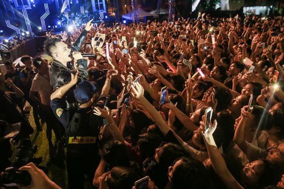 “Gu” nghe nhạc của khán giả trẻ hiện nay