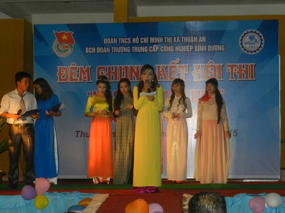 Hội thi Nữ sinh thanh lịch 2015 tại trường trung cấp Công nghiệp Bình Dương