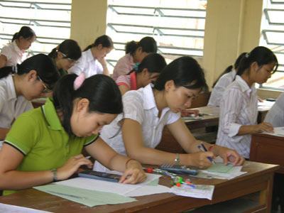 Hà Nội: Cần giảm 2/3 số sinh viên ra các khu quy hoạch