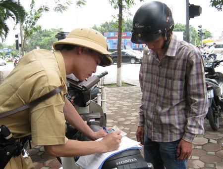 Hà Nội mở đợt cao điểm xử lý vi phạm giao thông