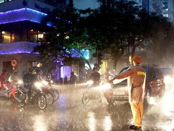 Hà Nội: Tăng cường tuần tra, xử lý vi phạm giao thông đêm