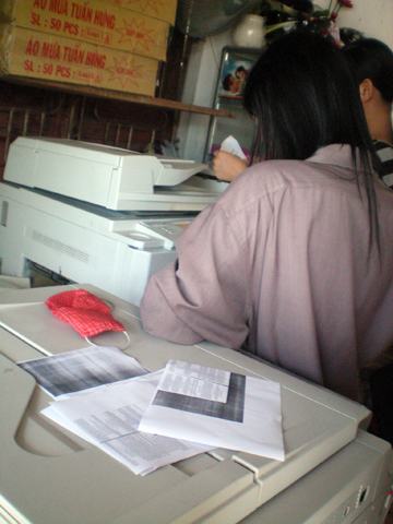 Hà Tĩnh: Nhiều sĩ tử chầu chực quanh hàng photocopy