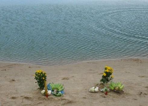 Hai học sinh chết đuối dưới hố nước công trình