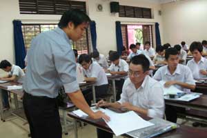 Hai mức điểm sàn ĐH-CĐ: Không chấp nhận làm “công dân hạng 2”