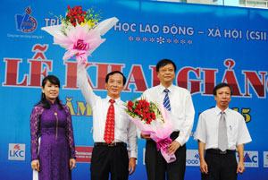 Hai trường ĐH khai giảng năm học mới