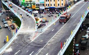 Hạn chế TNGT tại cầu vượt vòng xoay Cây Gõ