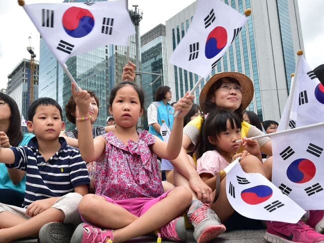 Hàn Quốc chật vật tăng tỉ lệ sinh đẻ, nhưng phụ nữ khổ sở khi có con