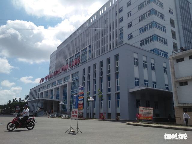 Hàng loạt y, bác sĩ ở Vĩnh Long rời bệnh viện công