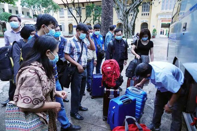 Hàng ngàn giảng viên ĐH đi tỉnh làm nhiệm vụ thi tốt nghiệp THPT 2020 - ảnh 2