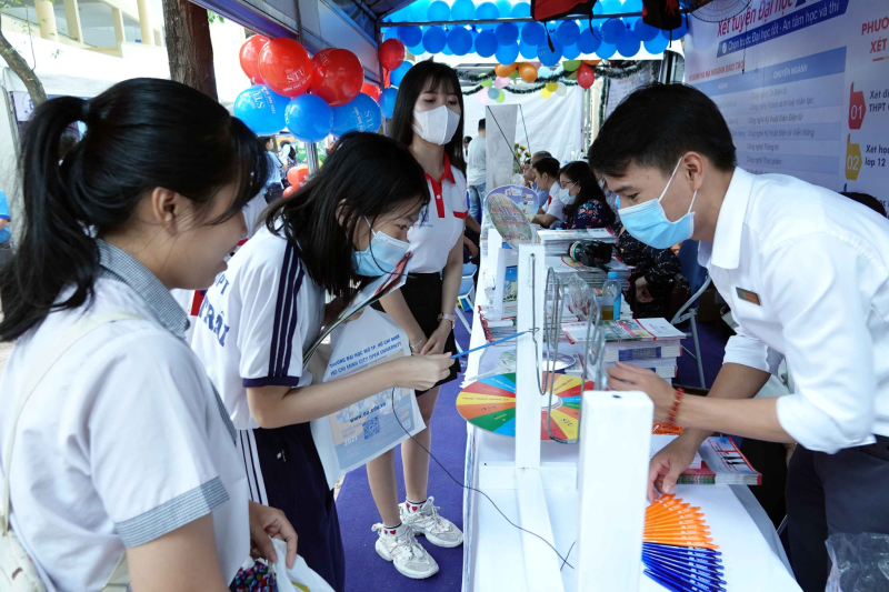 Hàng ngàn sinh viên không học dù trúng tuyển: Trường đại học chủ động tìm giải pháp - ảnh 2