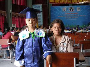 Hạnh phúc của người mẹ lượm ve chai