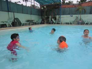 Hành trình của các thiên thần “thủy tinh”