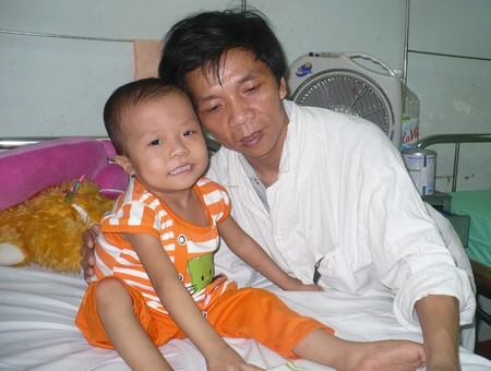 Hành trình kỳ diệu cứu con khỏi bệnh ung thư