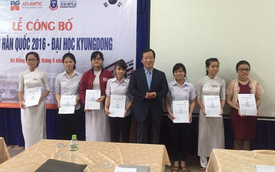 Trao 19 suất học bổng Hàn Quốc cho học sinh Đà Nẵng