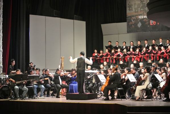 HBSO mở màn năm 2015 bằng nhạc của Strauss