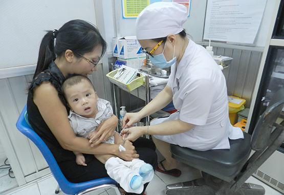 TP.HCM: Thiếu vắc-xin tiêm chủng mở rộng