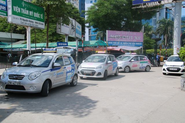 Hiệp hội Vận tải Hà Nội thừa nhận taxi thua cuộc trước Uber, Grab