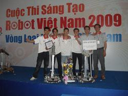 “Hiệp sĩ” SPK – KNIGHT vô địch Robocon Việt Nam 2009