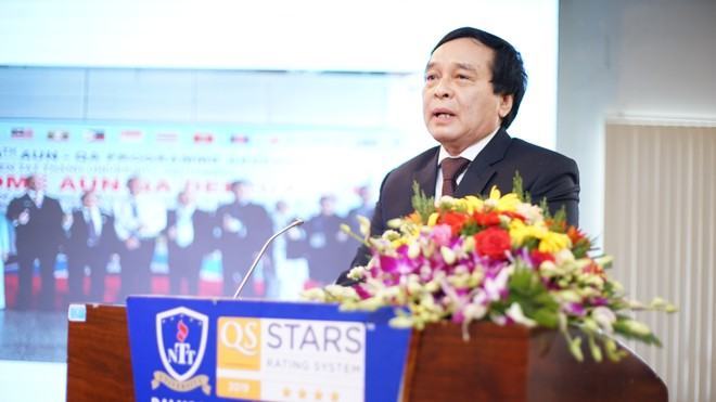 Hiệu trưởng đại học tư thục: Áp lực khi nhận lương trăm triệu