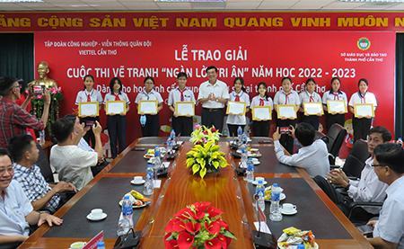 TP.Cần Thơ: Trao giải cuộc thi vẽ tranh “Ngàn lời tri ân” cho học sinh